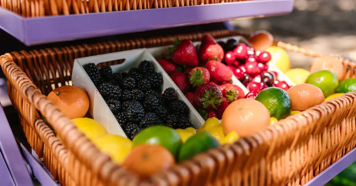 Les Fruits de Saison à Découvrir en Avril : Bienfaits et Recettes