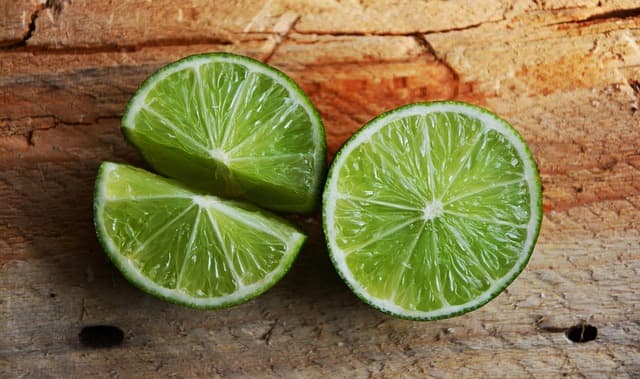 Fruits de Saison à Découvrir en Mars : Bienfaits et Recettes